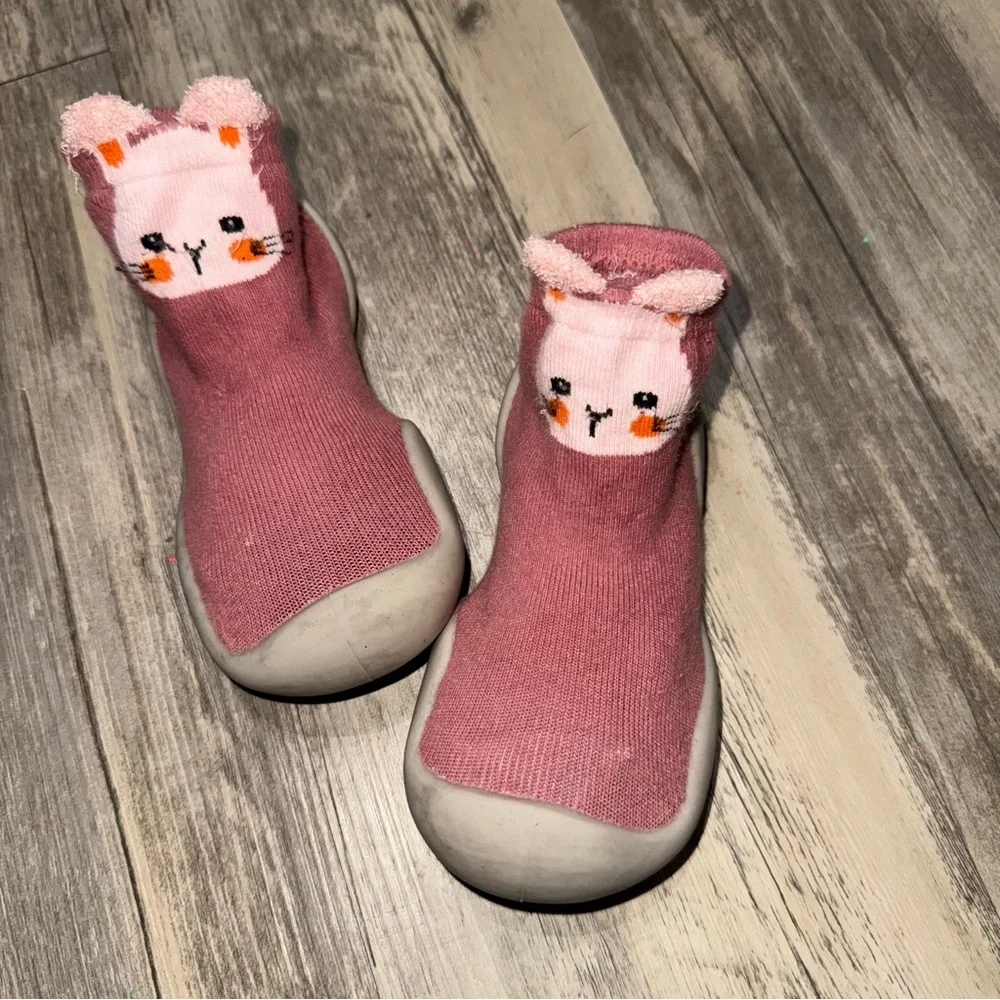 🩷3/$13🩷 Pink Cat Face Kids' Sock Shoes